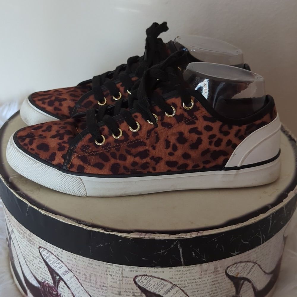 - Leppard Canvas Sneaker